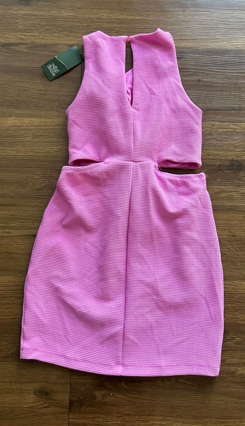 Size S Plunge Pink Cocktail Dress on Queenly