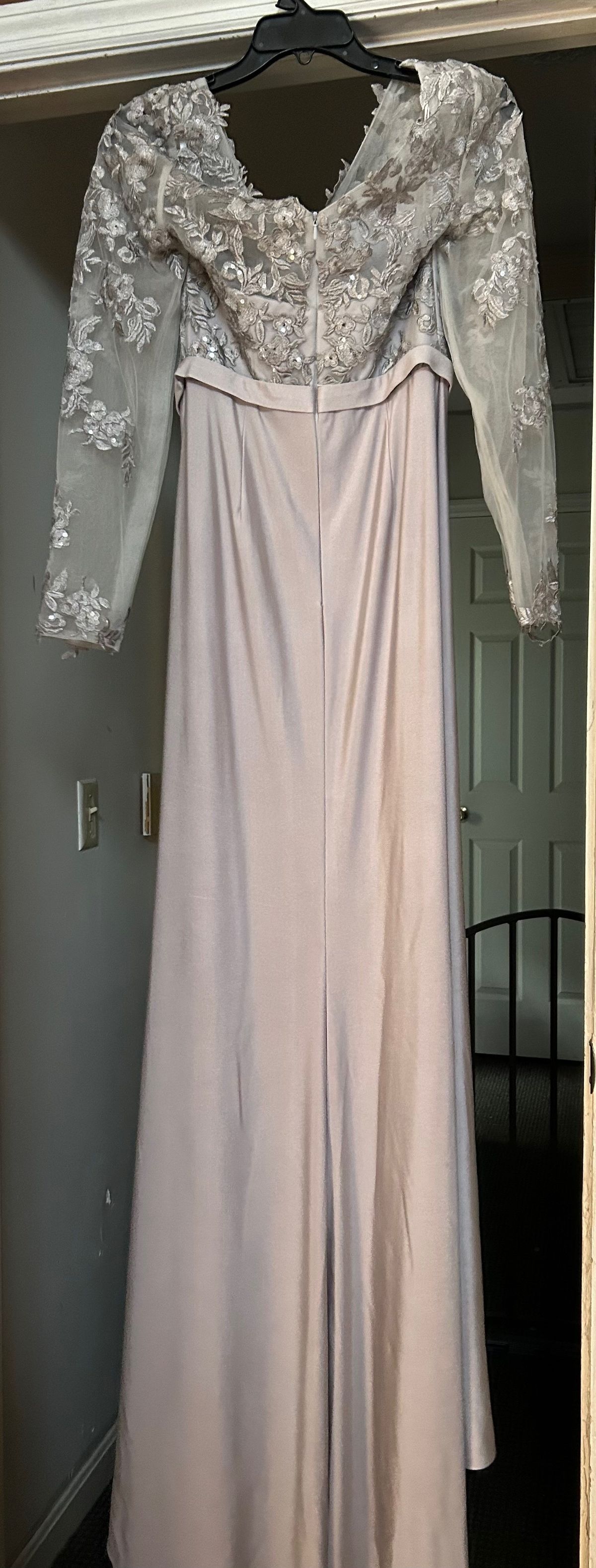 Size 10 Prom Long Sleeve Silver A-line Dress on Queenly