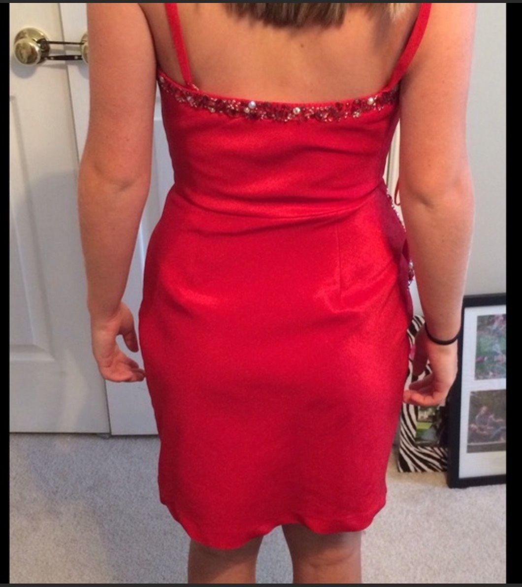 La Femme Size 2 Homecoming Plunge Red Cocktail Dress on Queenly