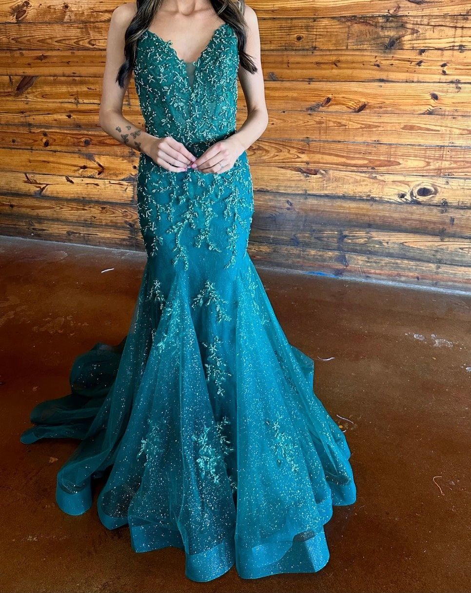 Amarra Size 2 Prom Plunge Green Mermaid Dress on Queenly
