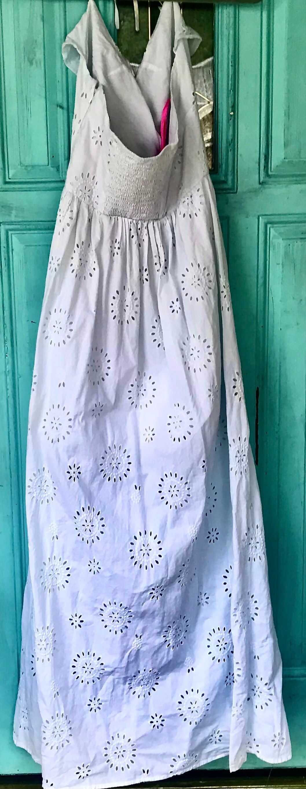 Betsey johnson Size 2 Halter White Floor Length Maxi on Queenly