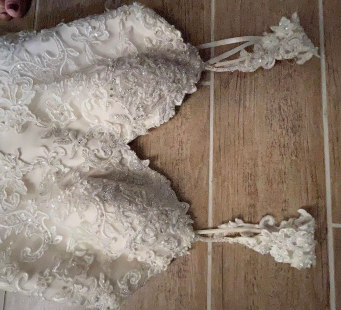 Size 12 Wedding Plunge White Mermaid Dress on Queenly