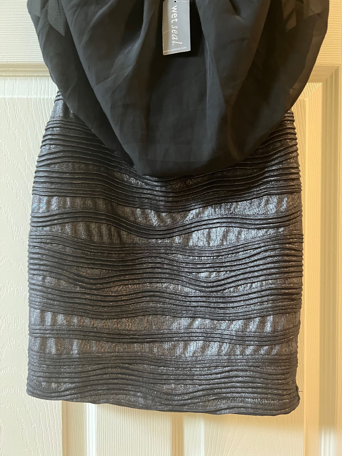 Size XS Strapless Black Cocktail Dress on Queenly