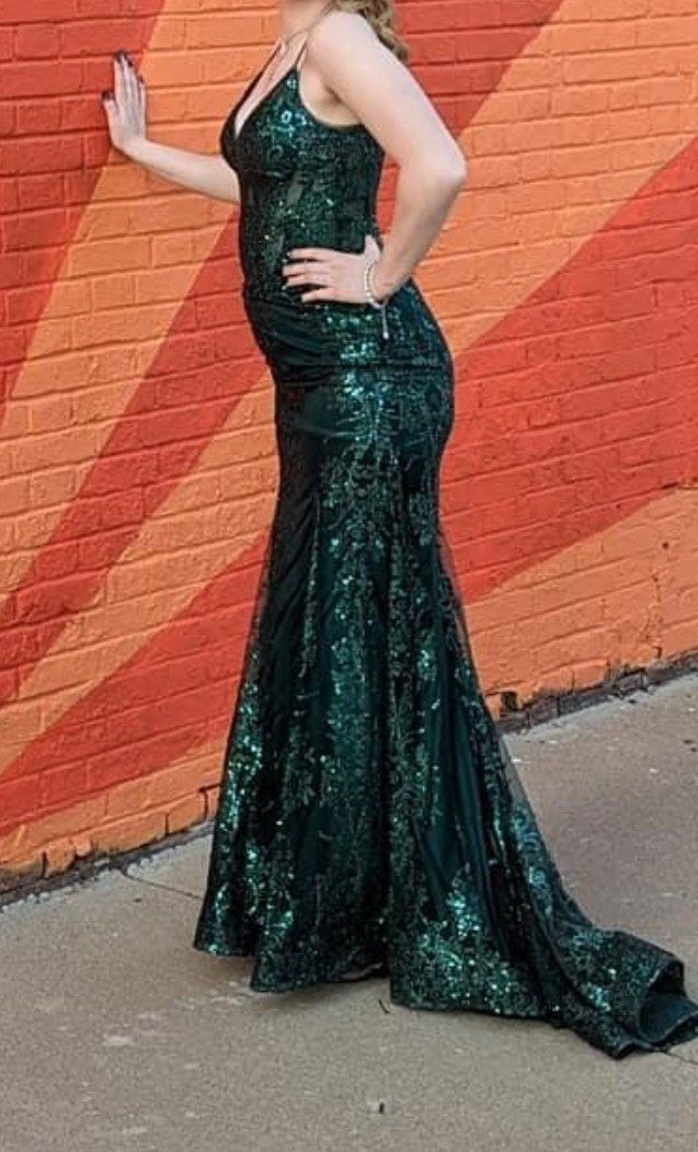 Cinderella Divine Size 4 Prom Plunge Green Mermaid Dress on Queenly