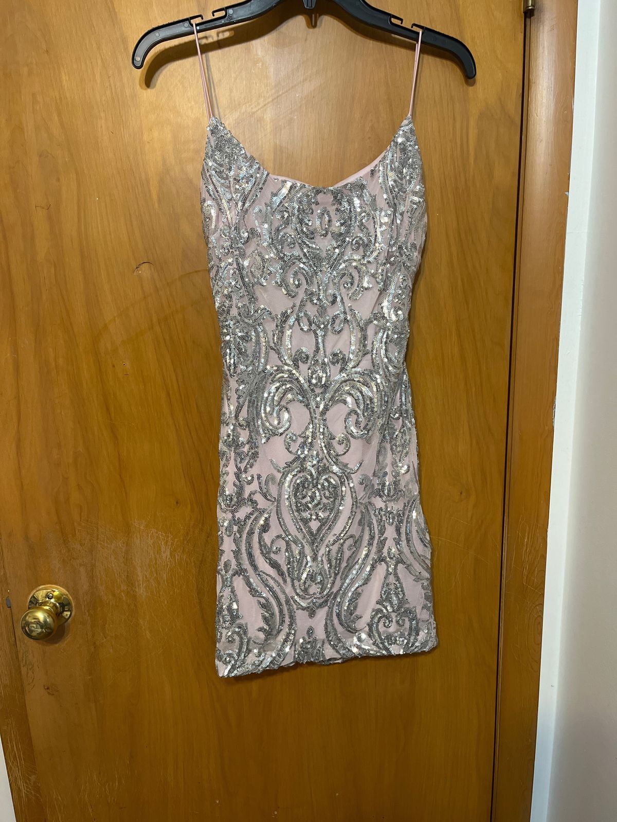 Size S Prom Plunge Pink Cocktail Dress on Queenly