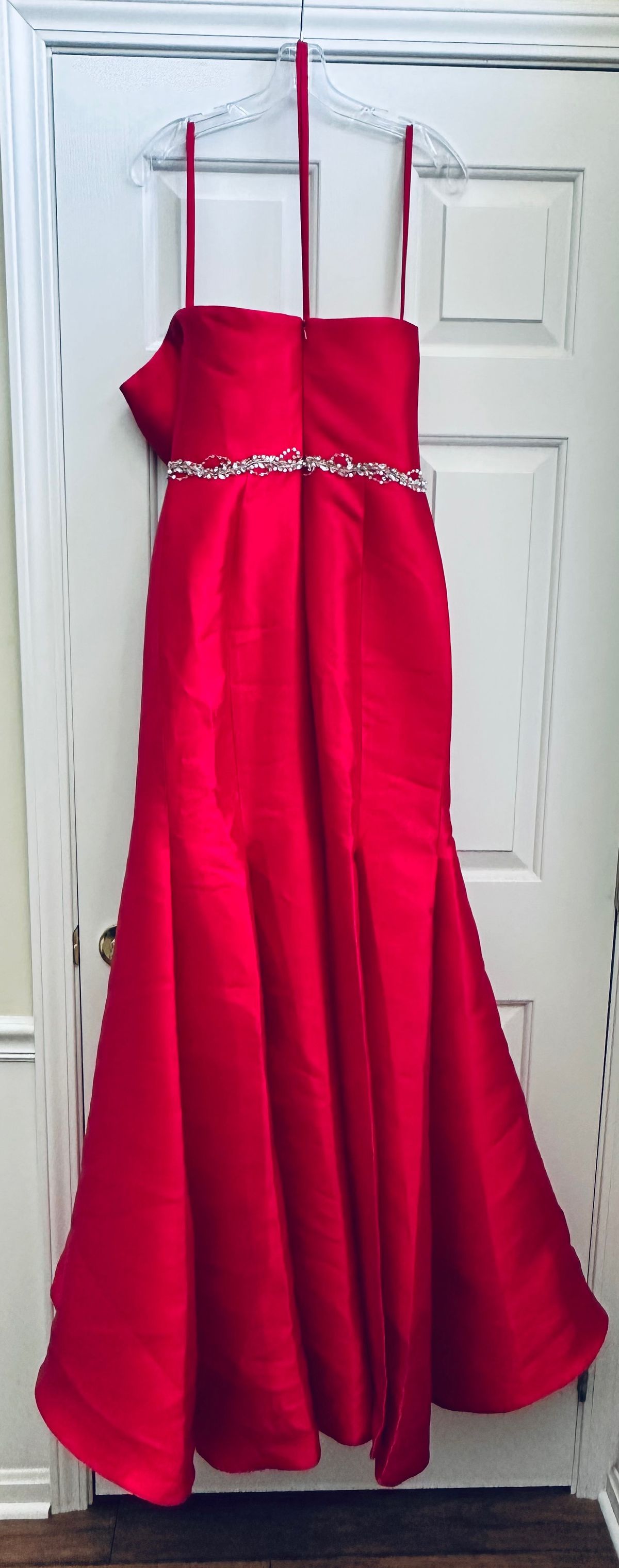 Lily Prom Size 4 Prom Strapless Red Ball Gown on Queenly