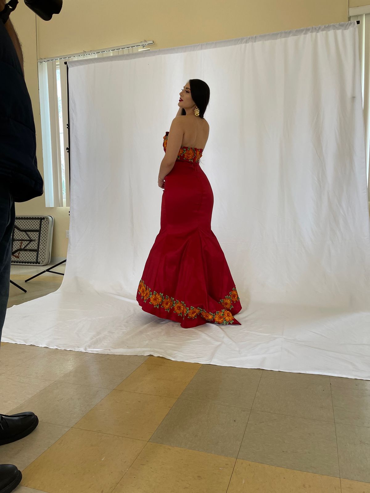 Ofelia calderon dress designer Size M Wedding Guest Strapless Red Mermaid Dress on Queenly