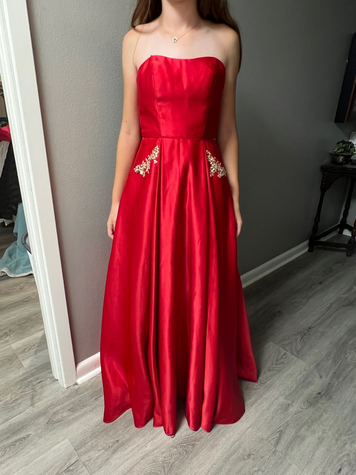 Size 2 Prom Strapless Sequined Red A-line Dress on Queenly