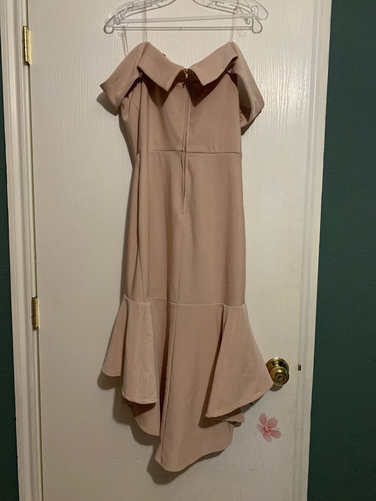 Size 12 Prom Off The Shoulder Nude Mermaid Dress on Queenly