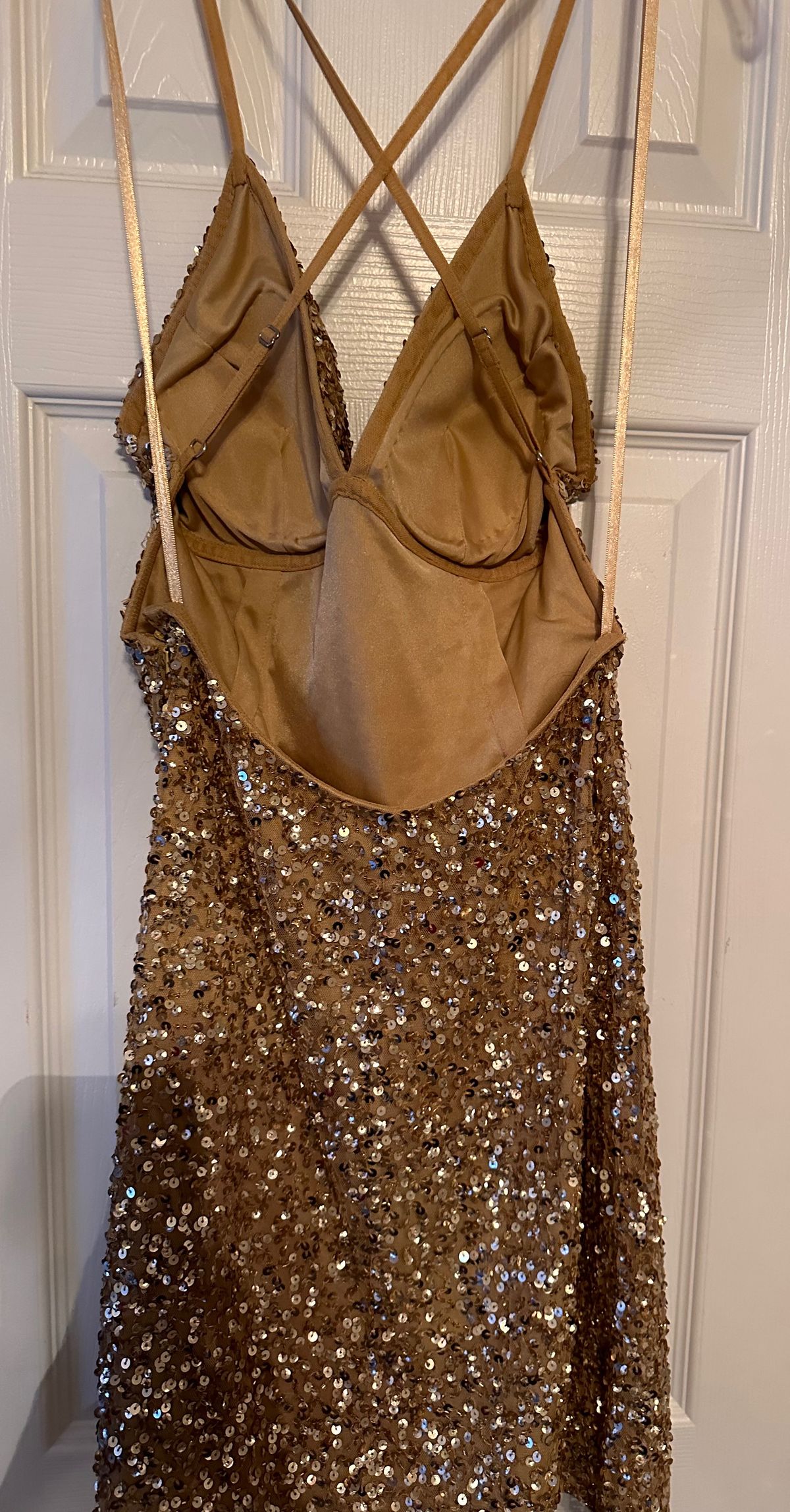 Ashley Lauren Size 6 Nightclub Plunge Gold Cocktail Dress on Queenly