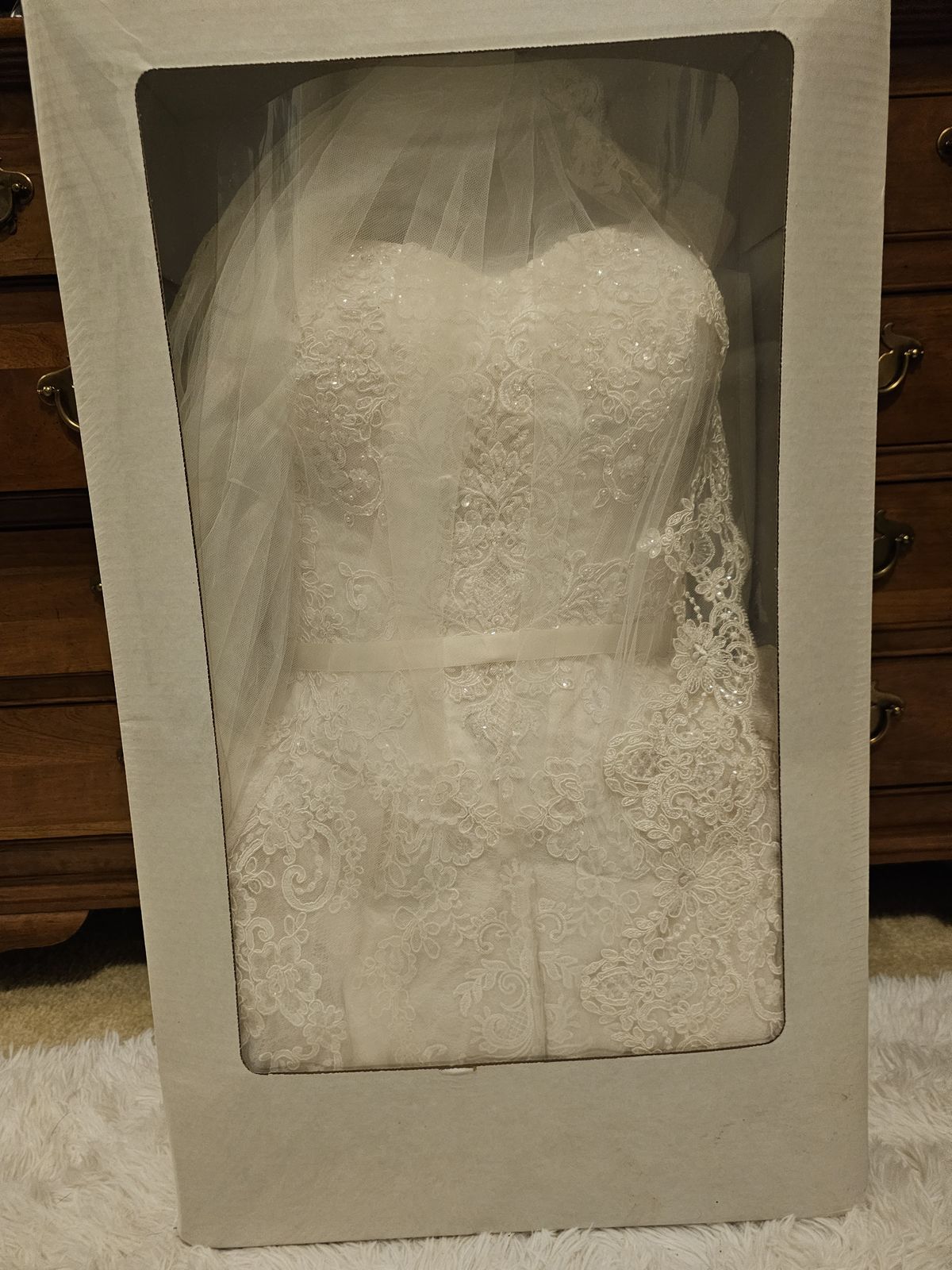 Size 8 Lace White Ball Gown on Queenly