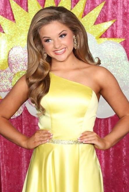 Elle wilde Size 0 Prom One Shoulder Yellow Ball Gown on Queenly