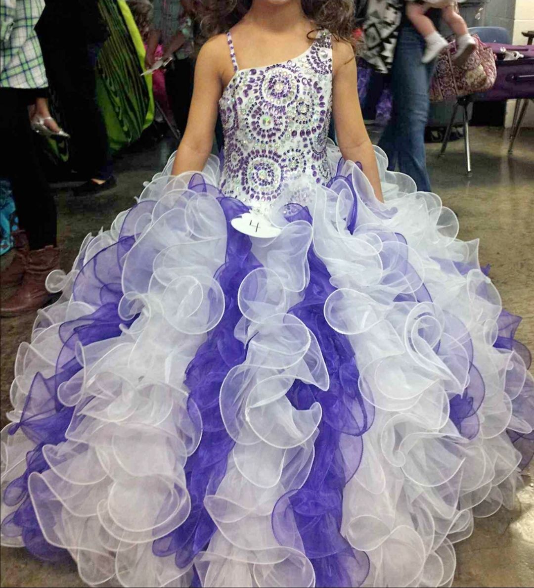 Size 6 Pageant Multicolor Ball Gown on Queenly