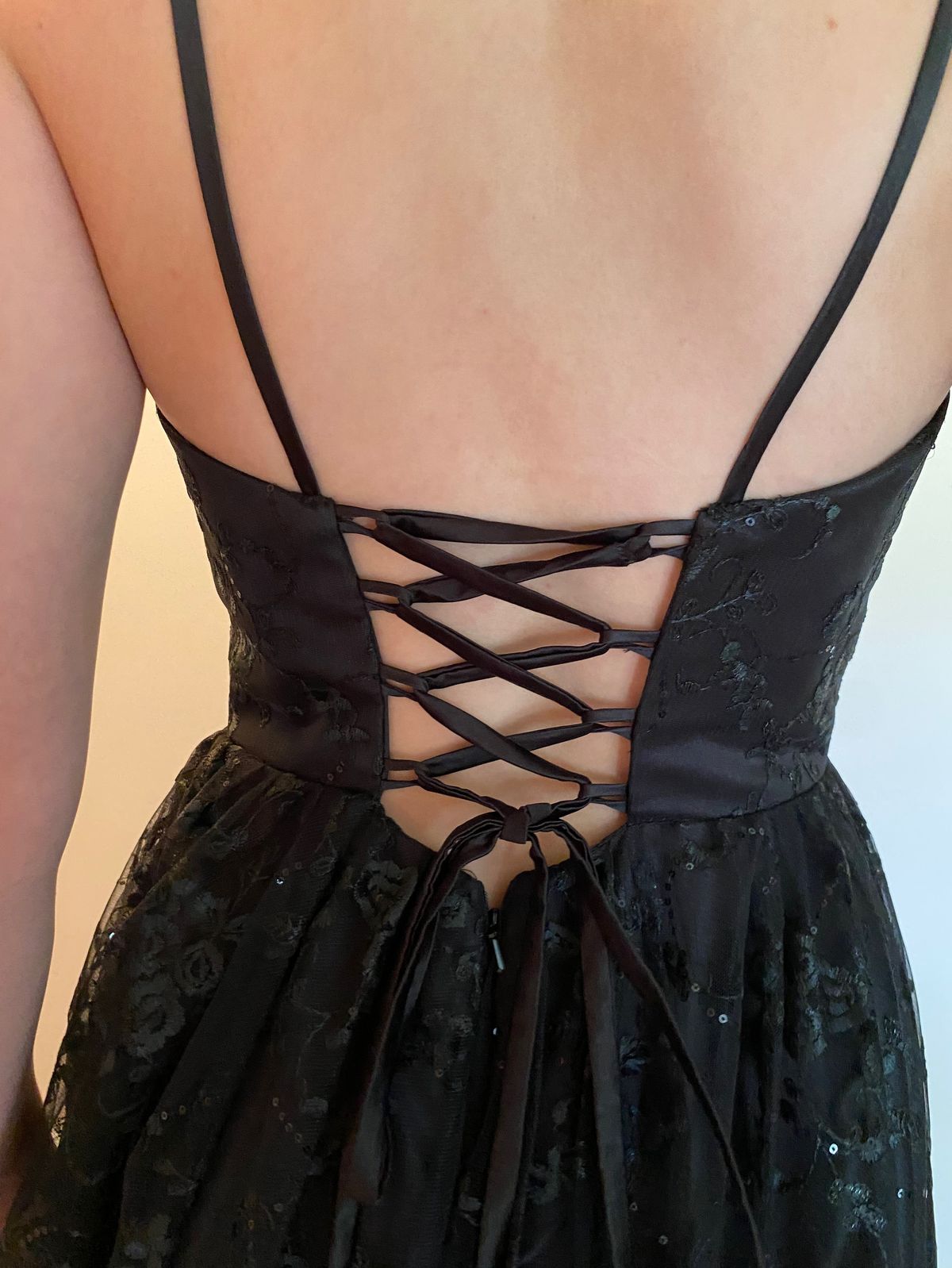 Size 2 Prom Plunge Black A-line Dress on Queenly
