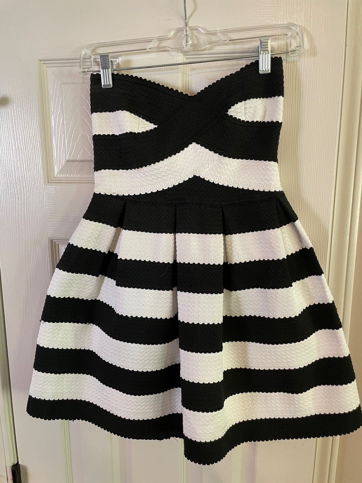 Size S Strapless Black Cocktail Dress on Queenly