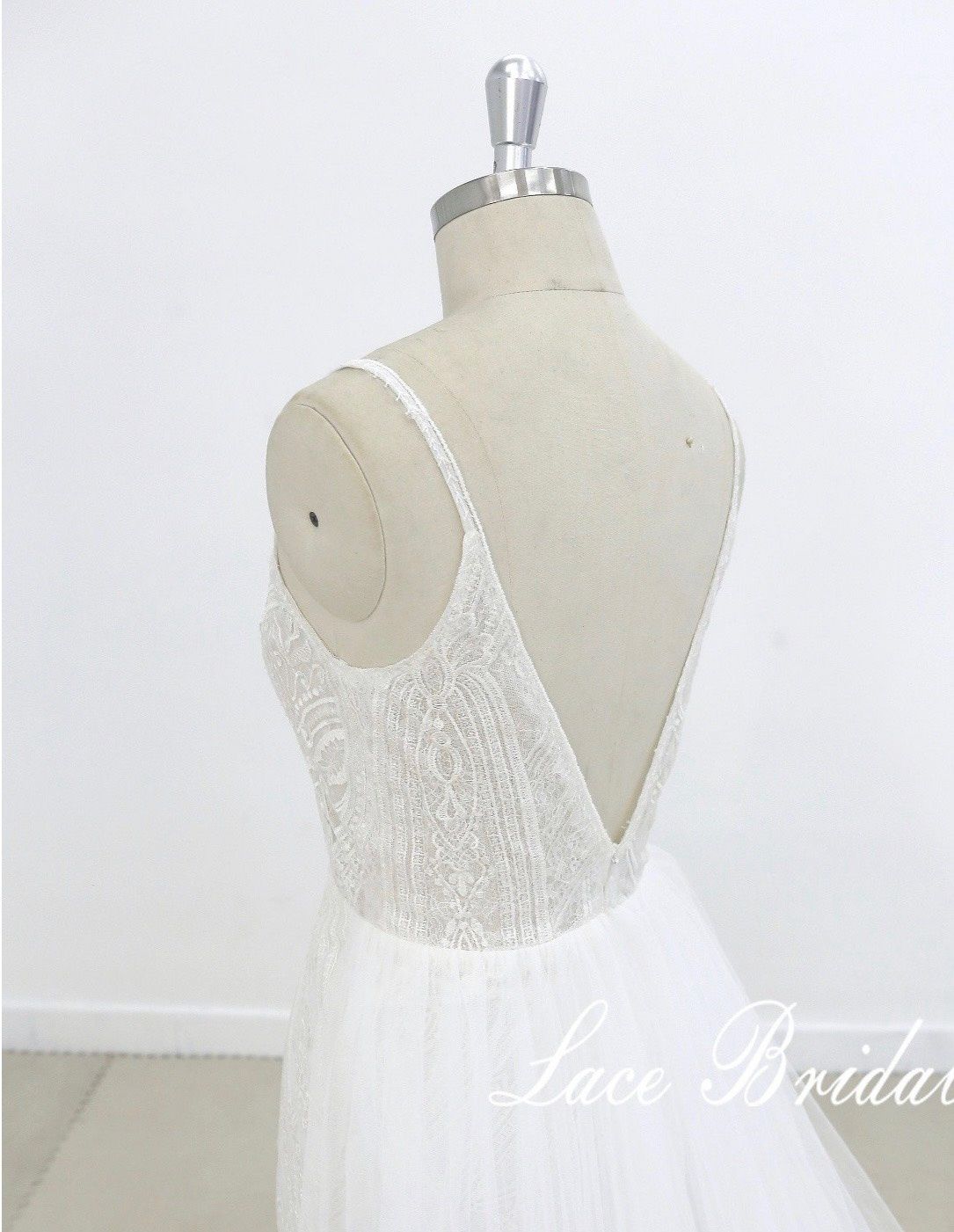 Size 00 Wedding Plunge Lace White Mermaid Dress on Queenly