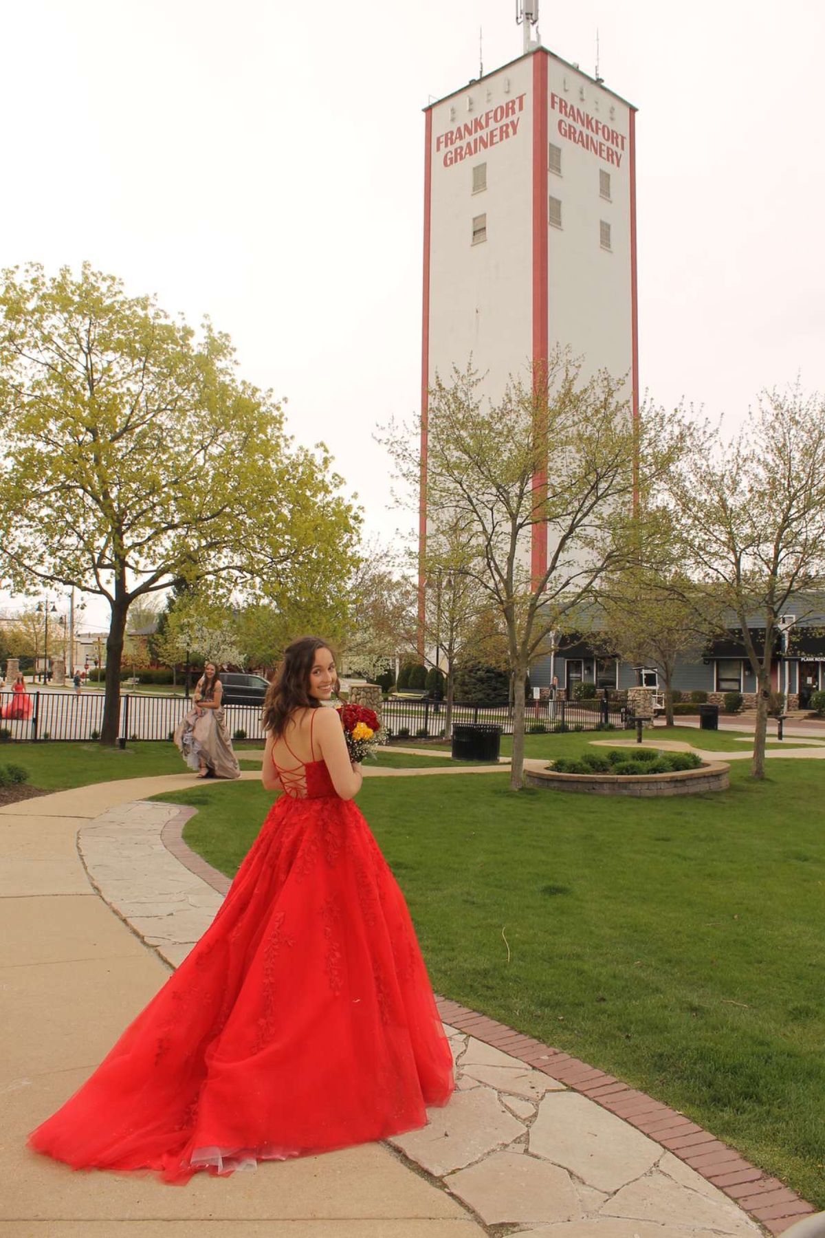 Sherri Hill Size 4 Prom Plunge Red Ball Gown on Queenly