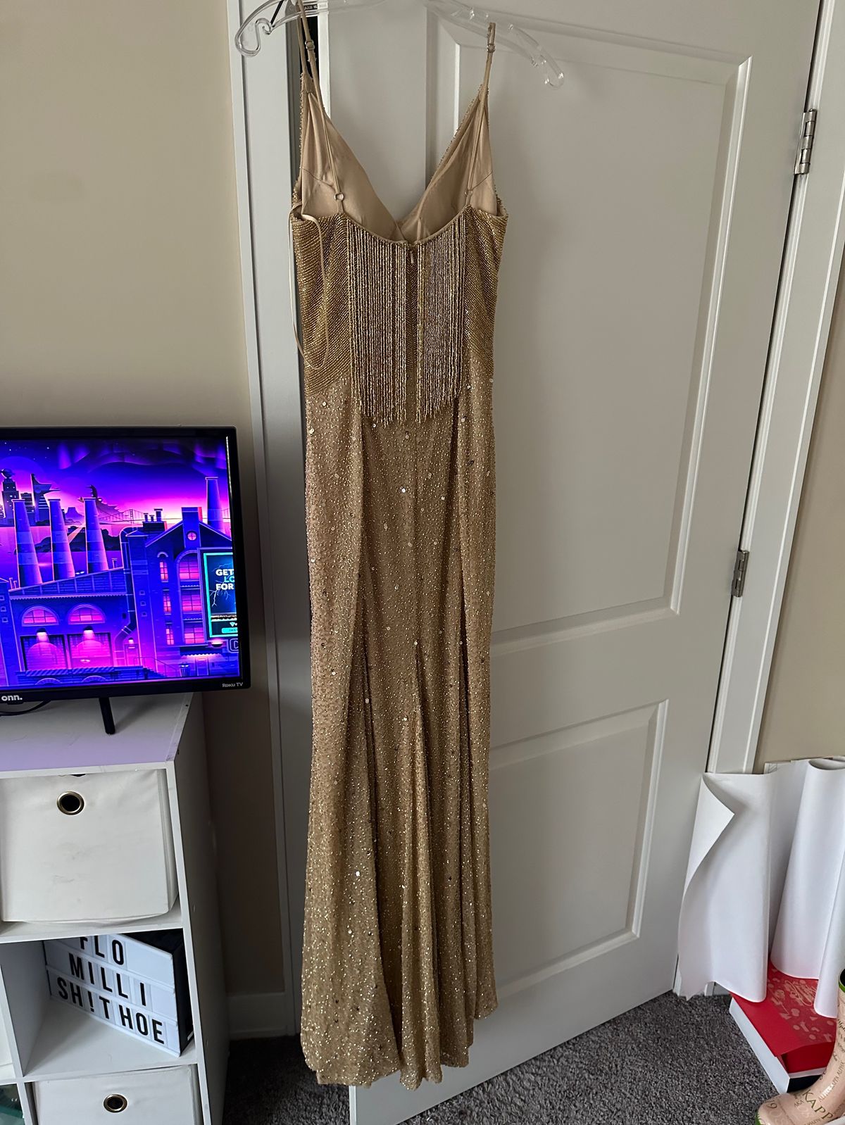Ashley Lauren Size 2 Prom Plunge Gold Mermaid Dress on Queenly