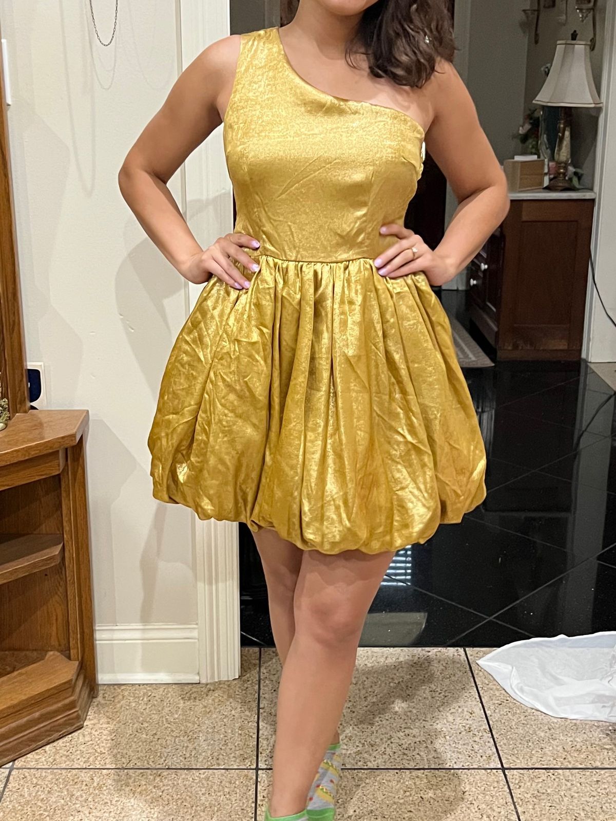 Size 2 Nightclub One Shoulder Gold Cocktail Dress on Queenly