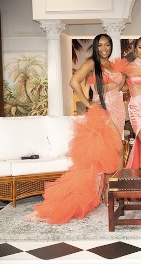 Size 6 Prom Plunge Multicolor Side Slit Dress on Queenly