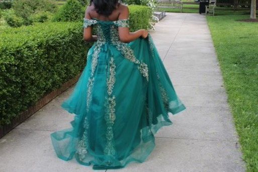 Size 6 Prom Off The Shoulder Green Ball Gown on Queenly