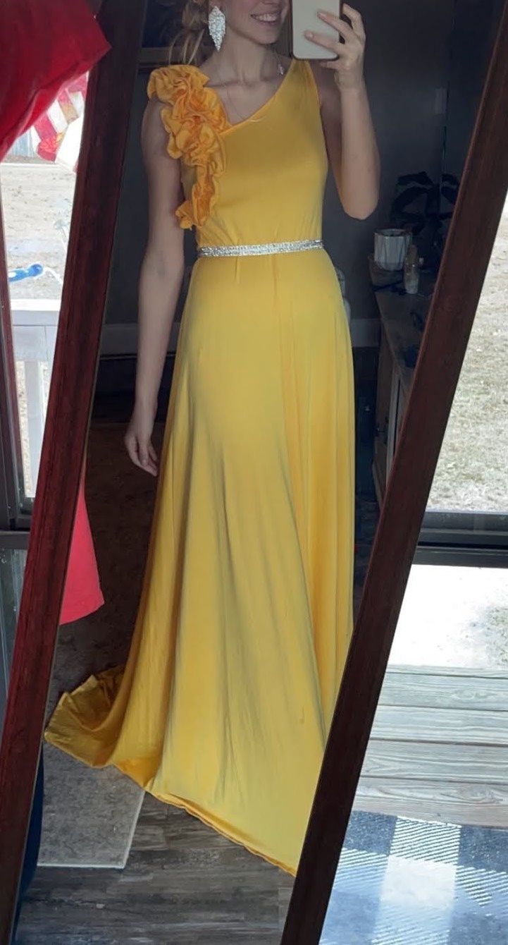 Size M Prom One Shoulder Yellow A-line Dress on Queenly