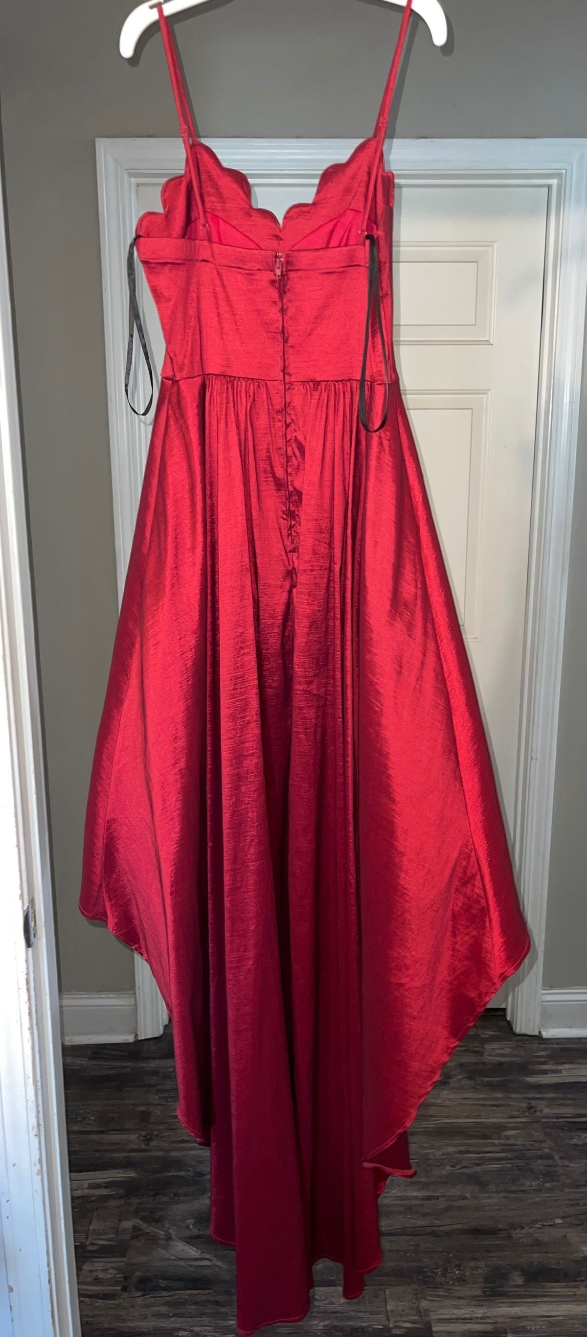 Windsor Size 8 Homecoming Plunge Red Cocktail Dress on Queenly