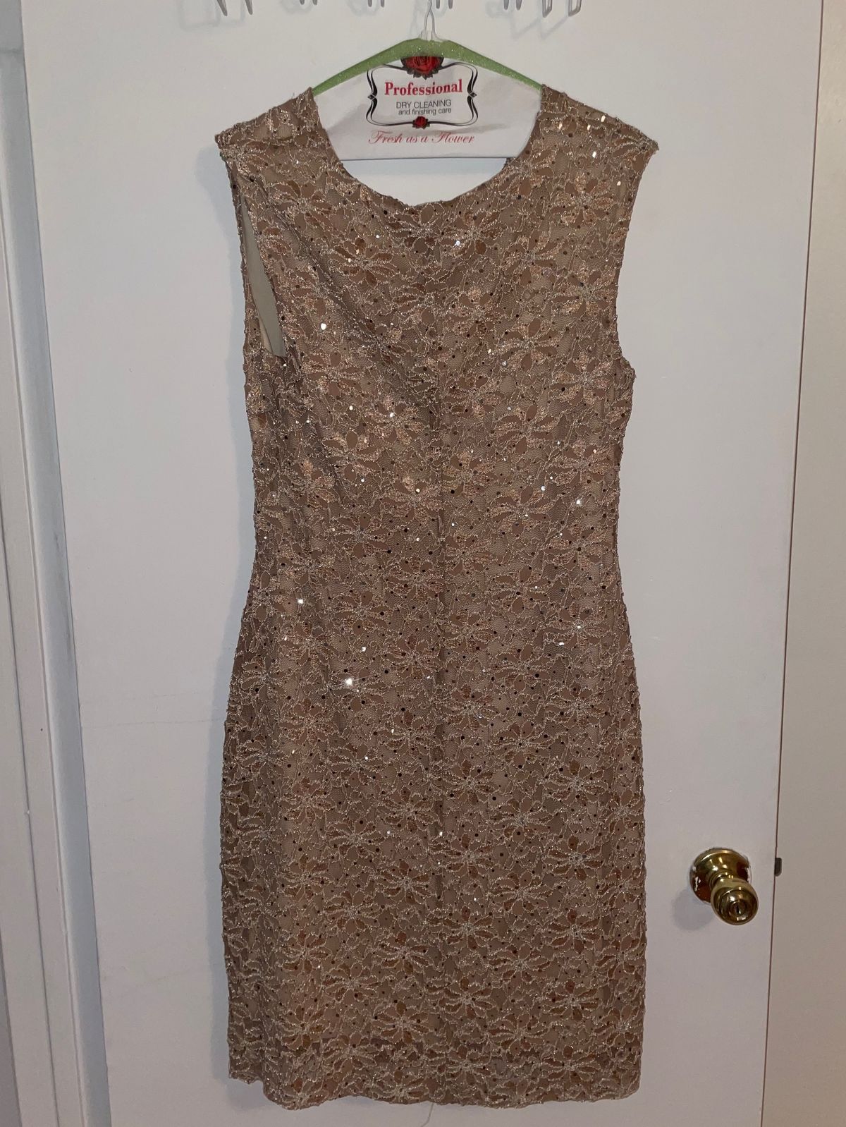 Size 14 Prom Plunge Gold Cocktail Dress on Queenly