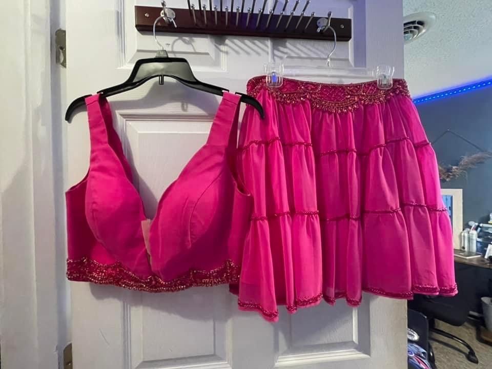 Size 12 Prom Plunge Pink Cocktail Dress on Queenly