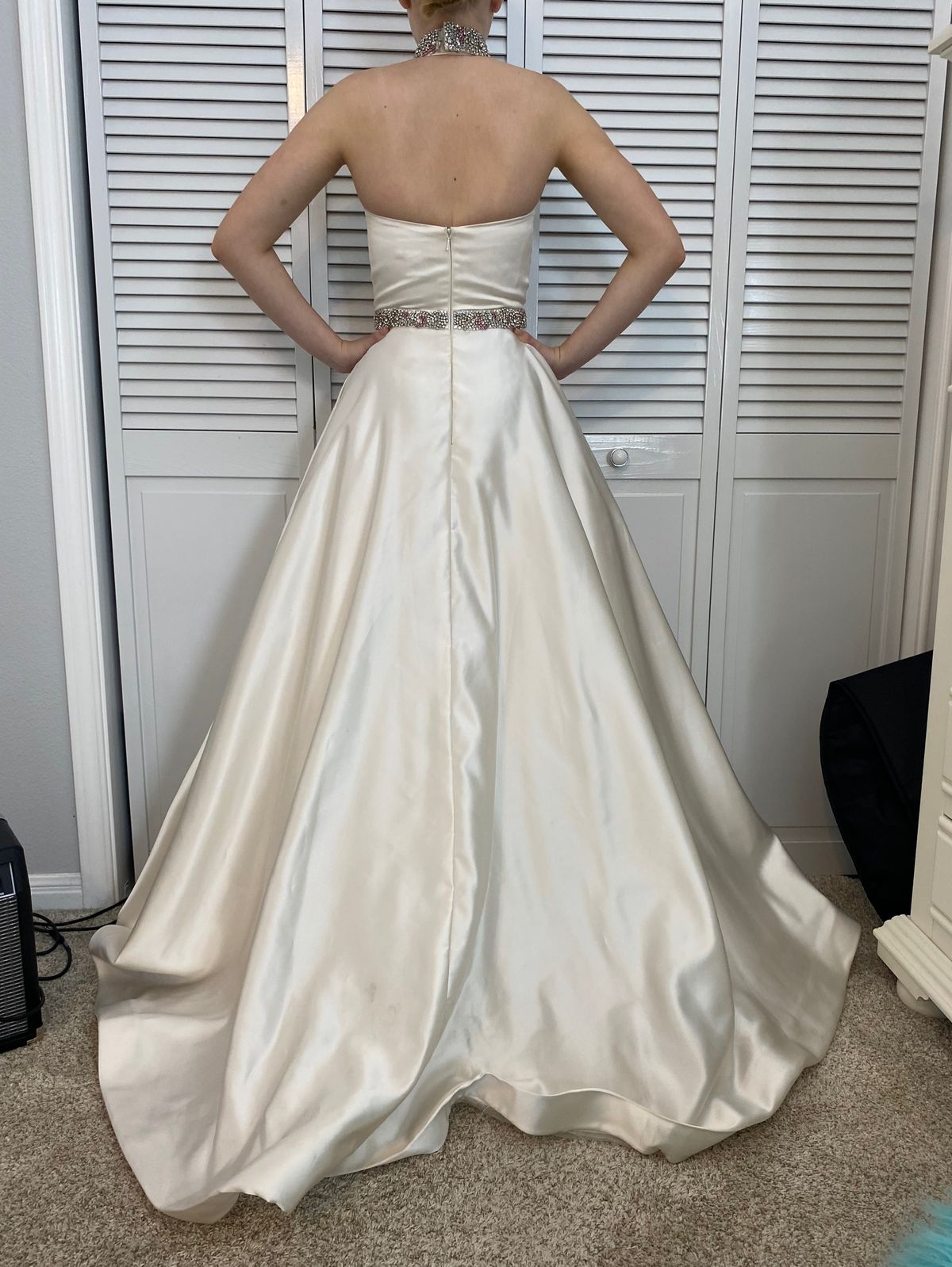 Sherri Hill Size 0 High Neck White Ball Gown on Queenly