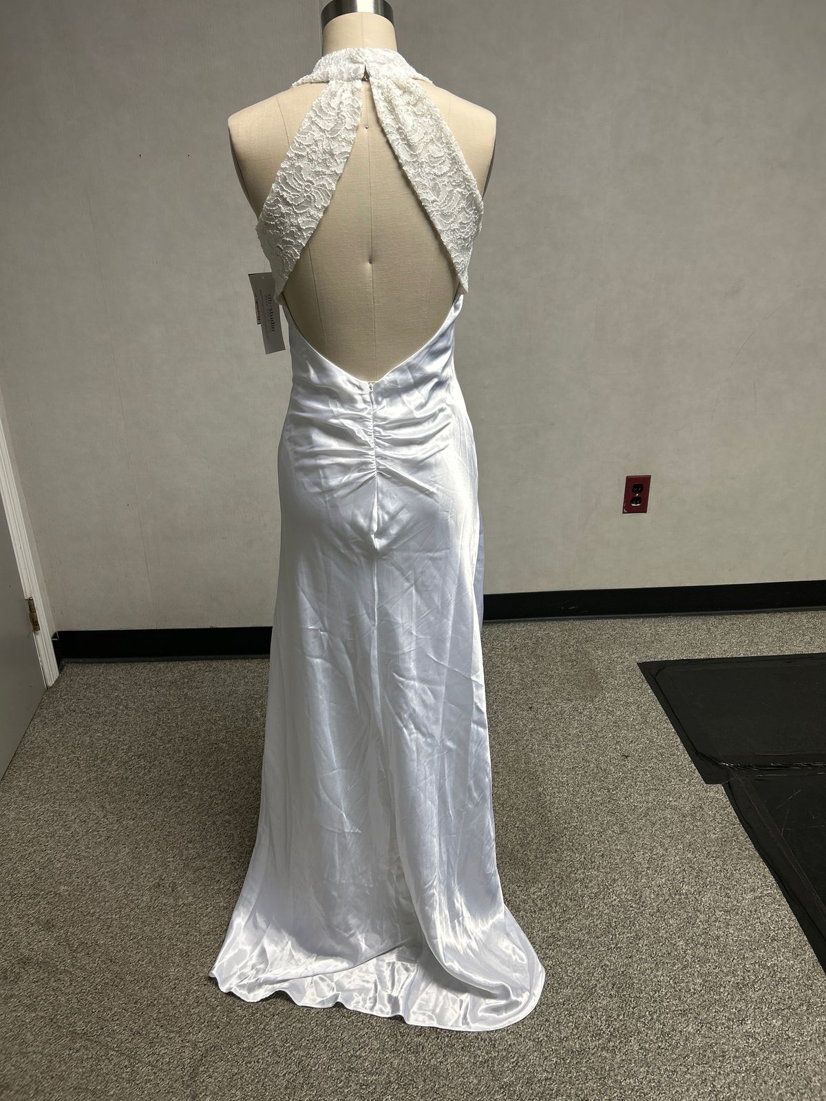 David's Bridal Size 2 Prom Halter White Floor Length Maxi on Queenly