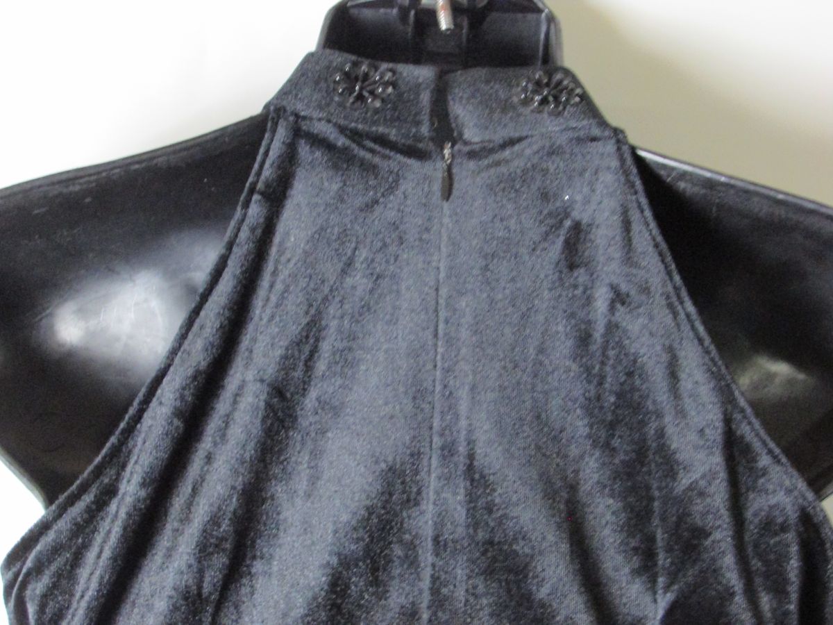 Size 0 Velvet Black Side Slit Dress on Queenly