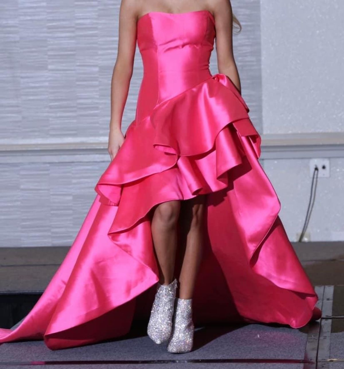 Sherri Hill Size 4 Prom Strapless Pink Dress With Train on Queenly