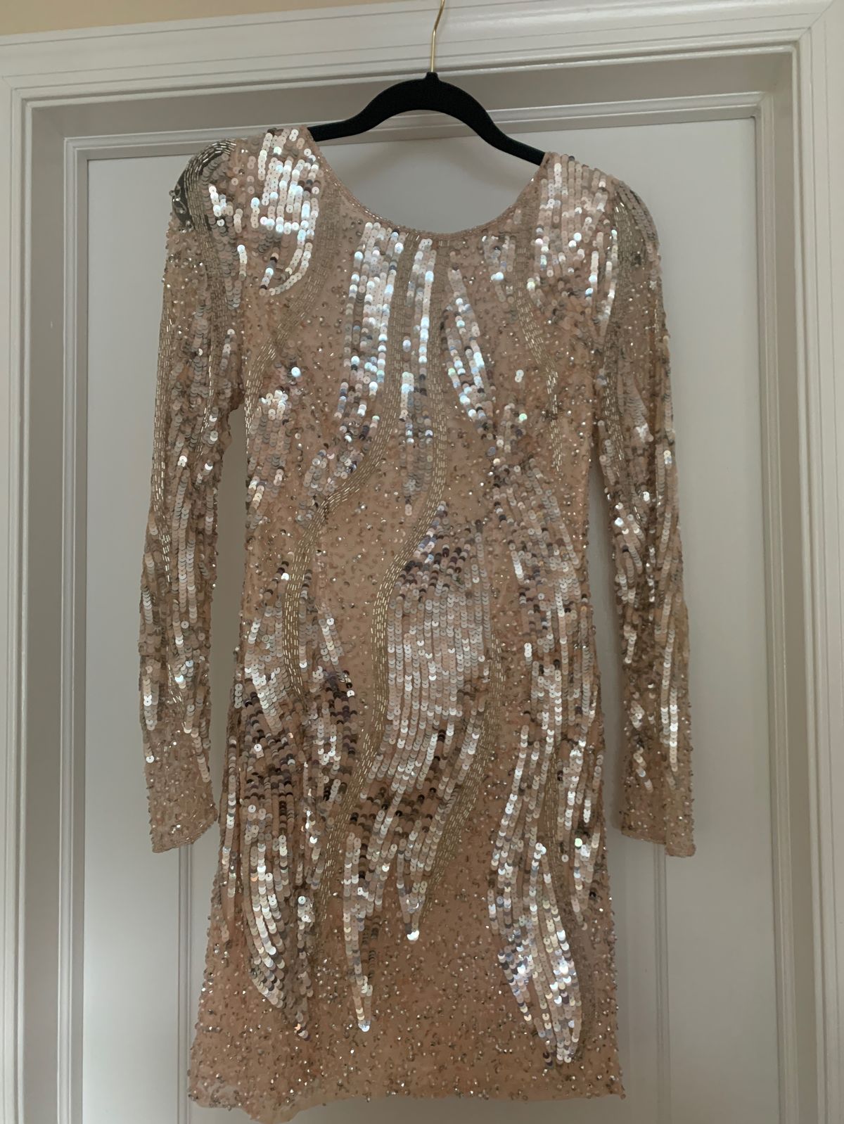 Camille La Vie Size 4 Wedding Guest Long Sleeve Nude Cocktail Dress on Queenly
