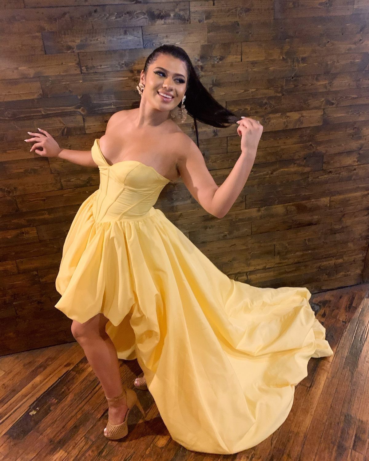 Sherri Hill Size 4 Prom Strapless Yellow Dress With Train on Queenly