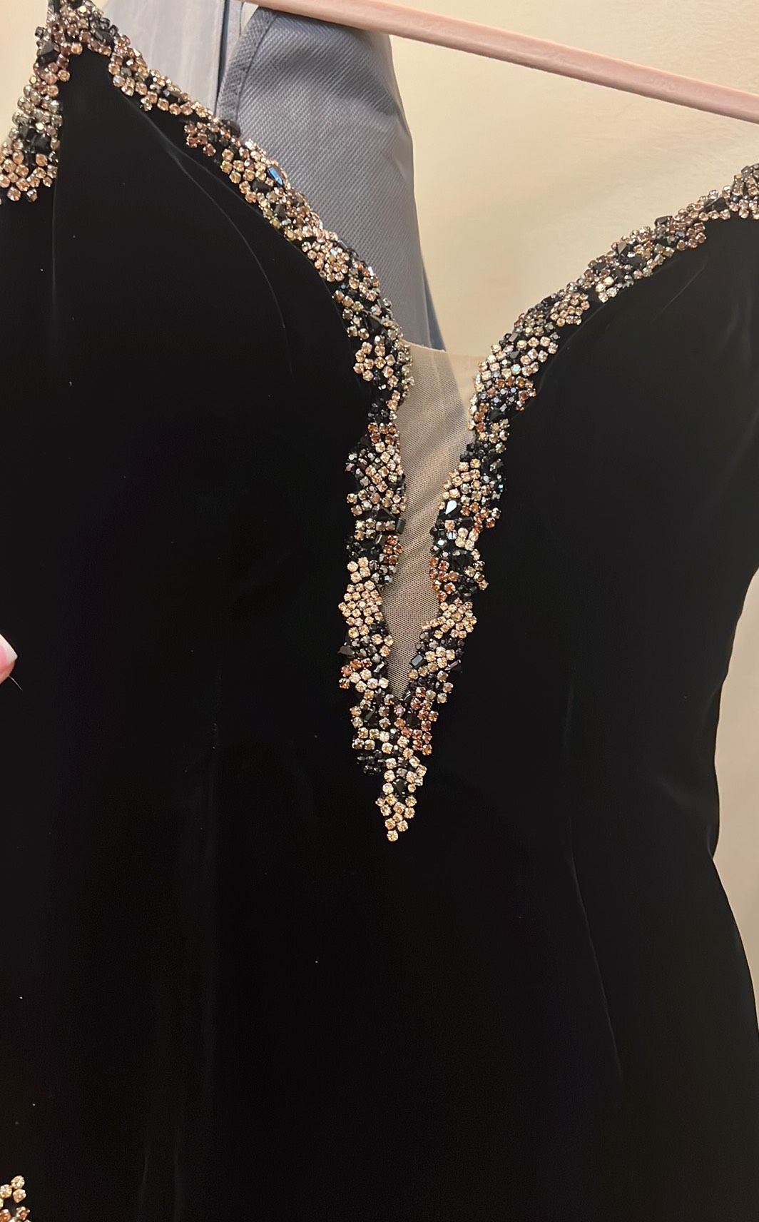 Sherri Hill Size XS Prom Plunge Black Side Slit Dress on Queenly