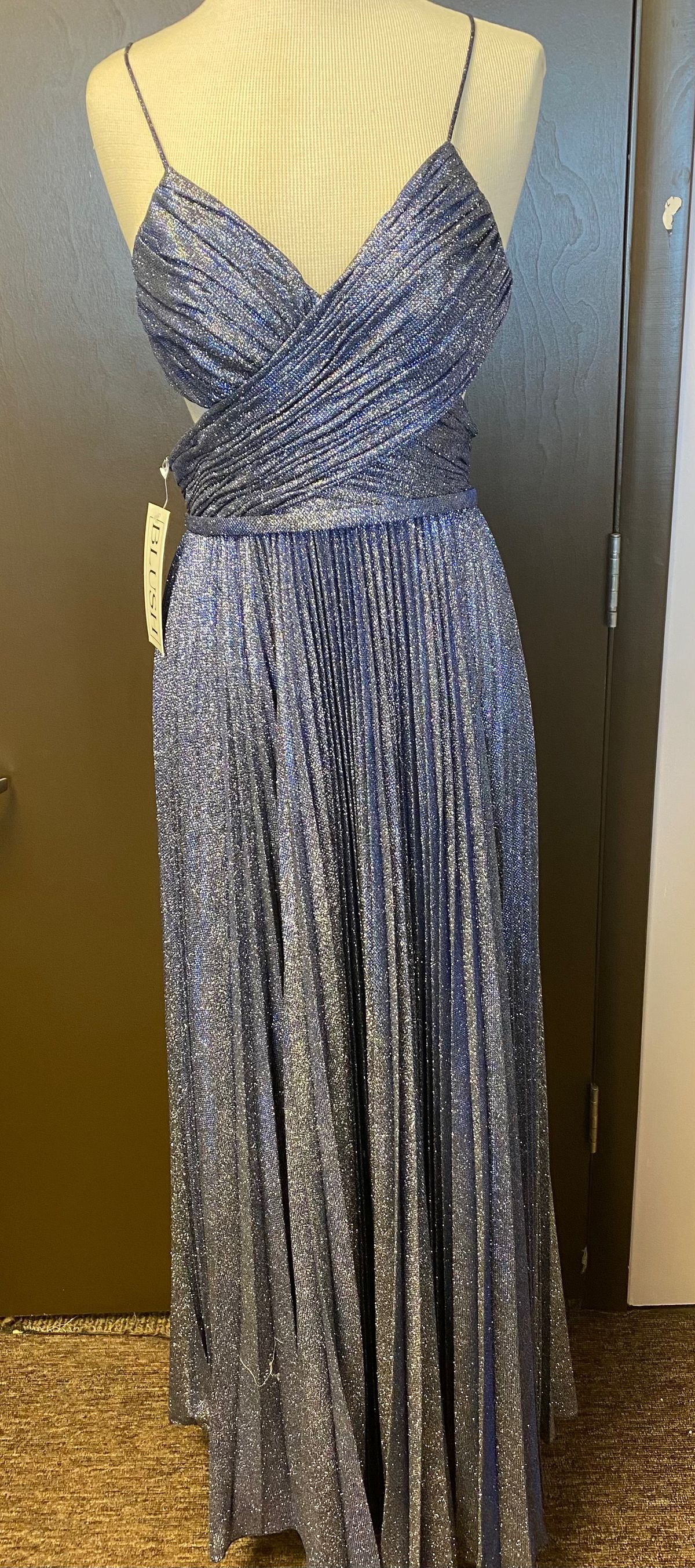 Blush Prom Size 6 Prom Plunge Navy Blue A-line Dress on Queenly