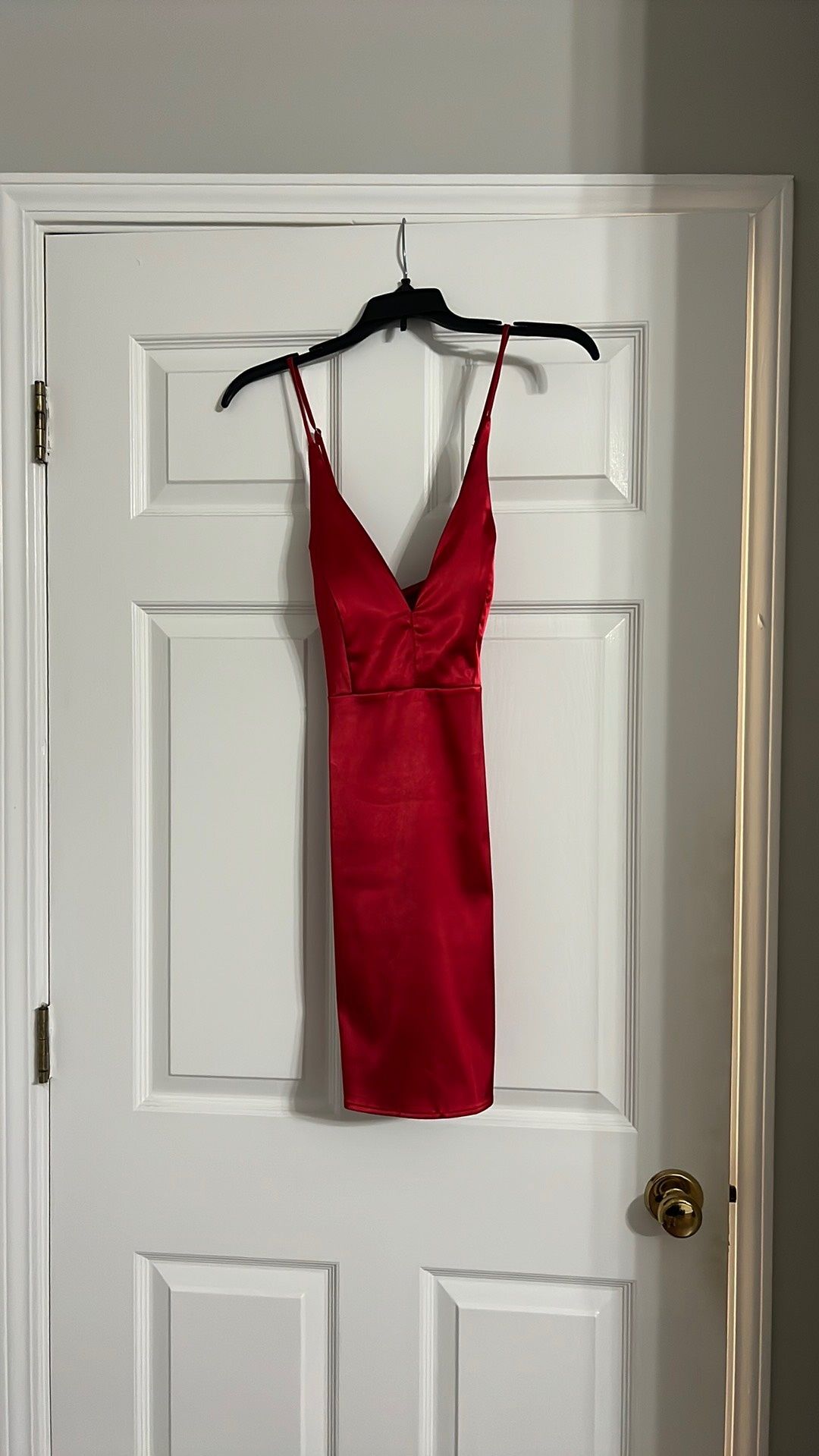 DO + BE Size 2 Prom Plunge Red Cocktail Dress on Queenly