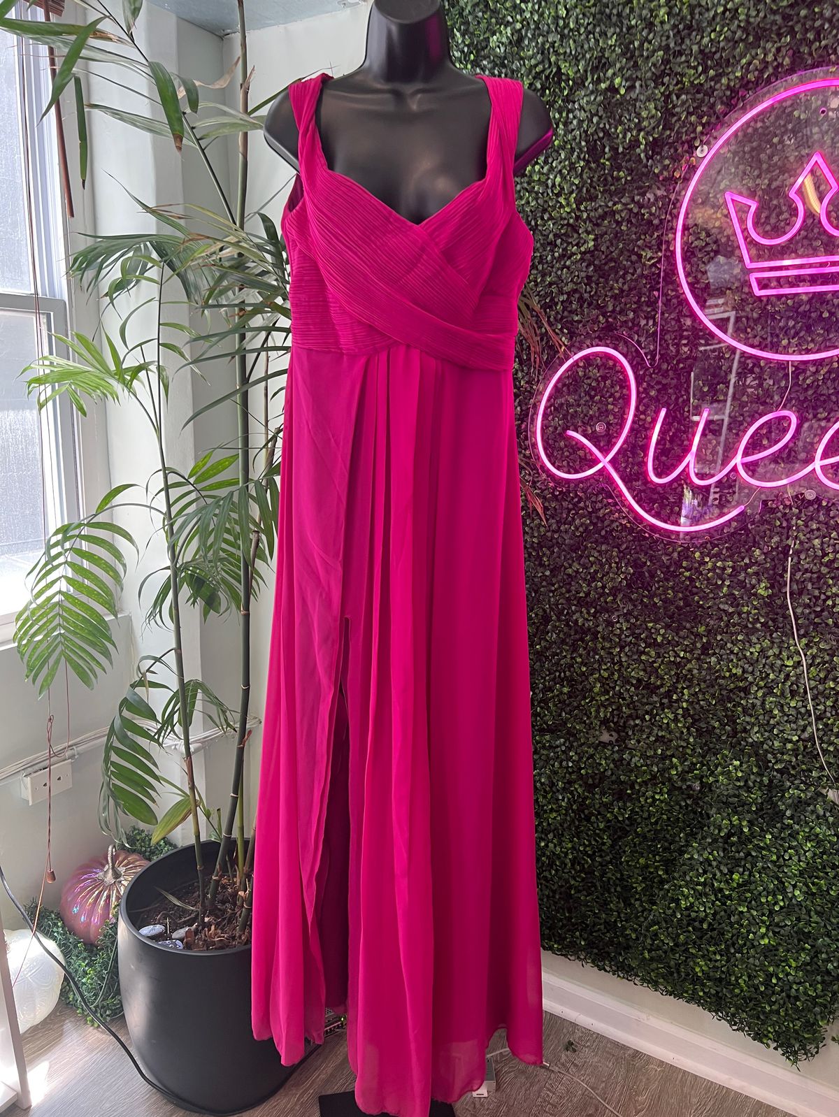 Size L Wedding Guest Plunge Pink Side Slit Dress on Queenly