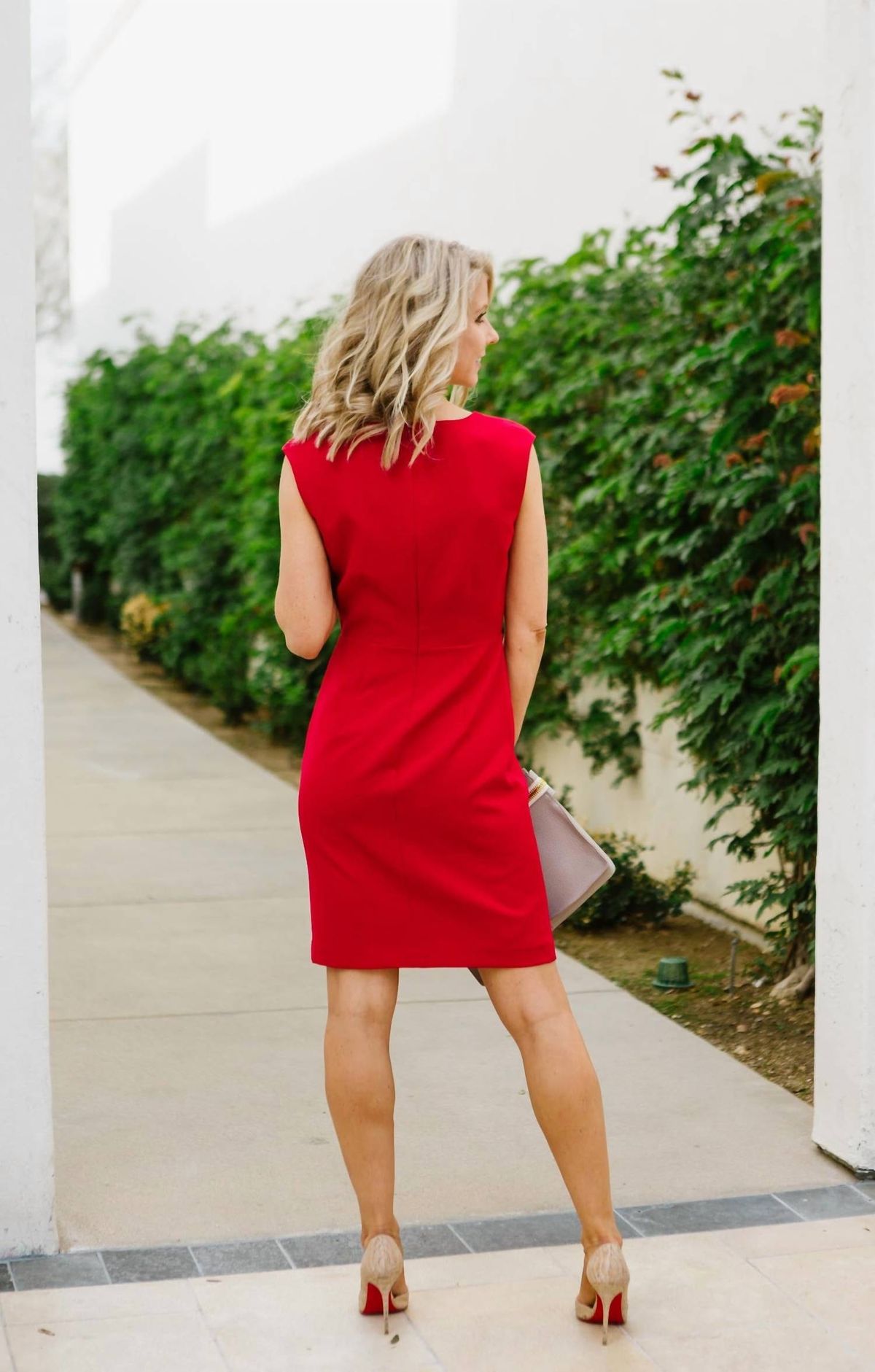 Style 1-1196052804-1498 cupcakes and cashmere Size 4 Cap Sleeve Red Cocktail Dress on Queenly