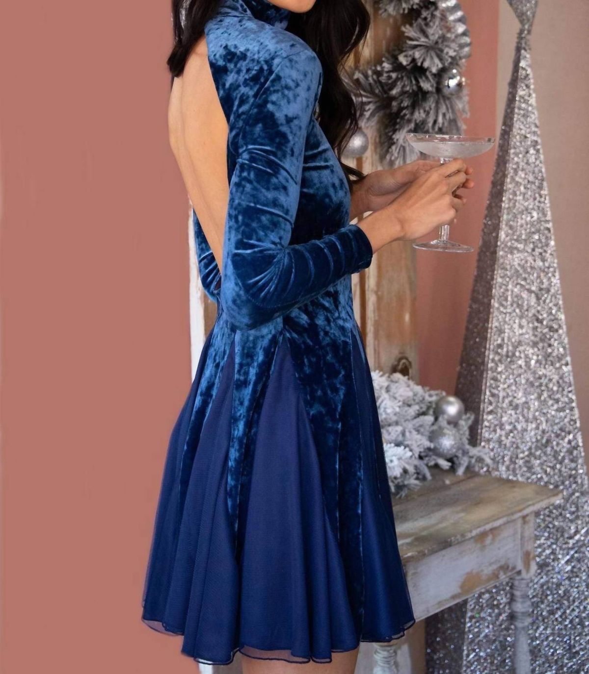 Style 1-1128847232-5 EVA FRANCO Size 0 Long Sleeve Velvet Blue Cocktail Dress on Queenly