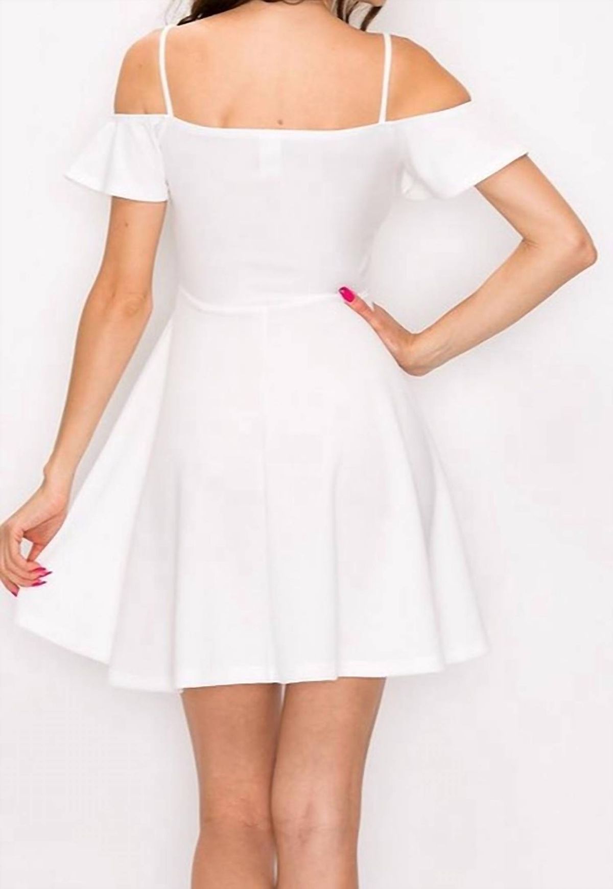 Style 1-1857522367-2901 PRIVY Size M Off The Shoulder White Cocktail Dress on Queenly