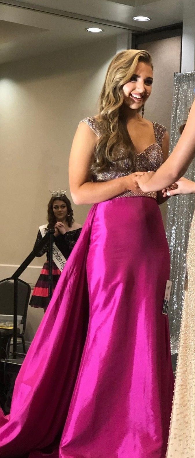 Mac Duggal Size 2 Pageant Plunge Pink Dress With Train on Queenly