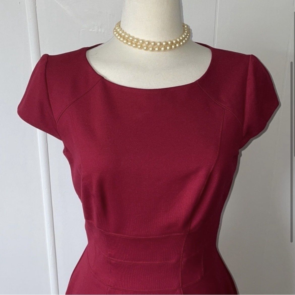 White House Black Market Size 00 Pageant Interview Cap Sleeve Red Cocktail Dress on Queenly