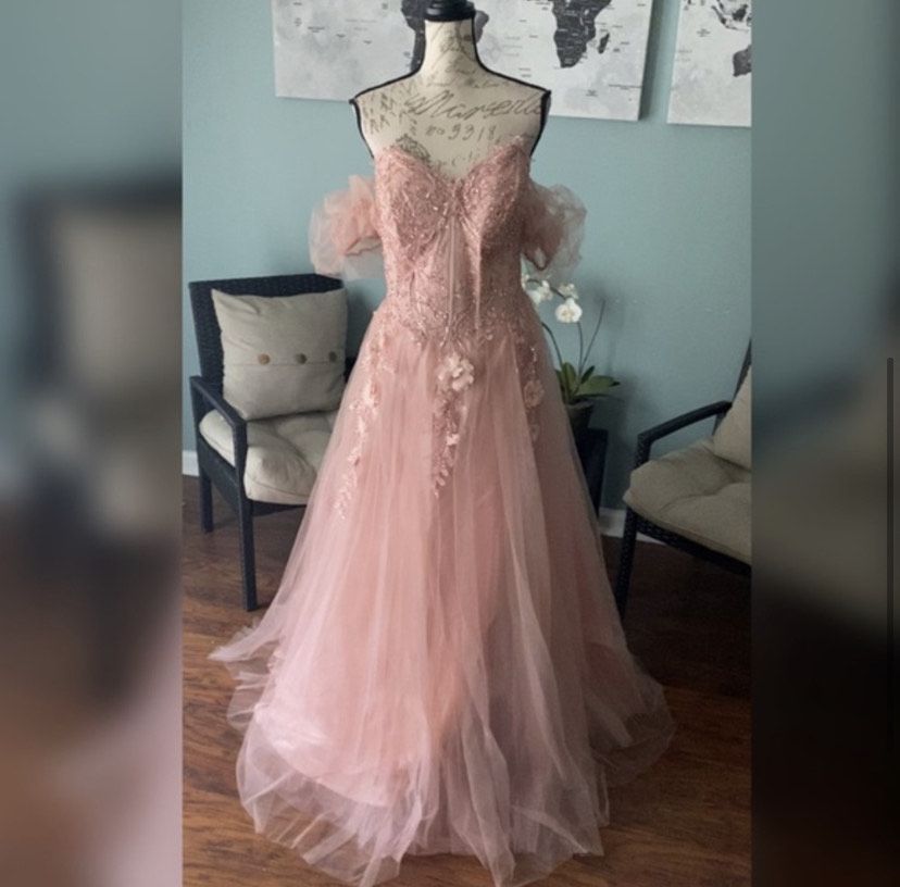 Size 2X Prom Off The Shoulder Floral Rose Gold Ball Gown on Queenly