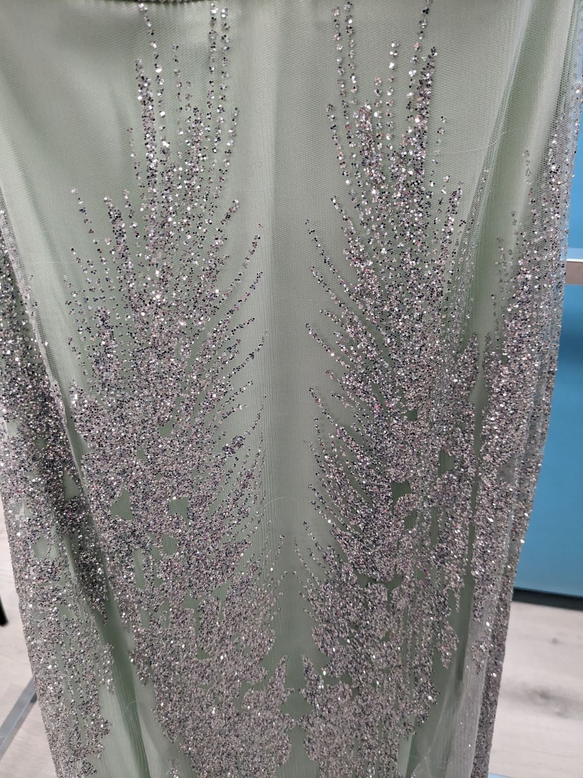 Jovani Size 0 Prom Plunge Sequined Light Green Mermaid Dress on Queenly