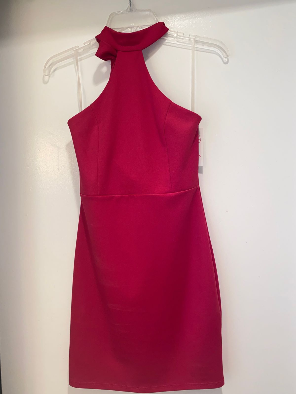 Size 6 Prom Halter Pink Cocktail Dress on Queenly