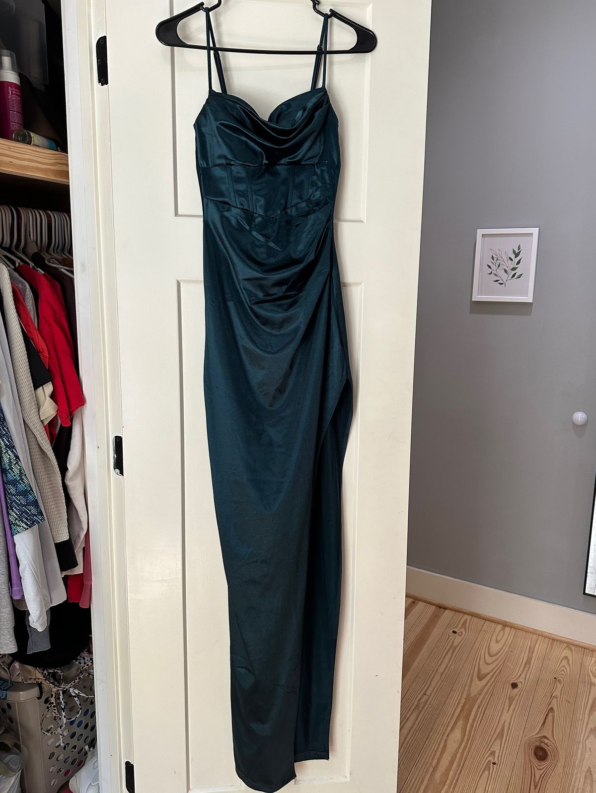Windsor Size 2 Green A-line Dress on Queenly