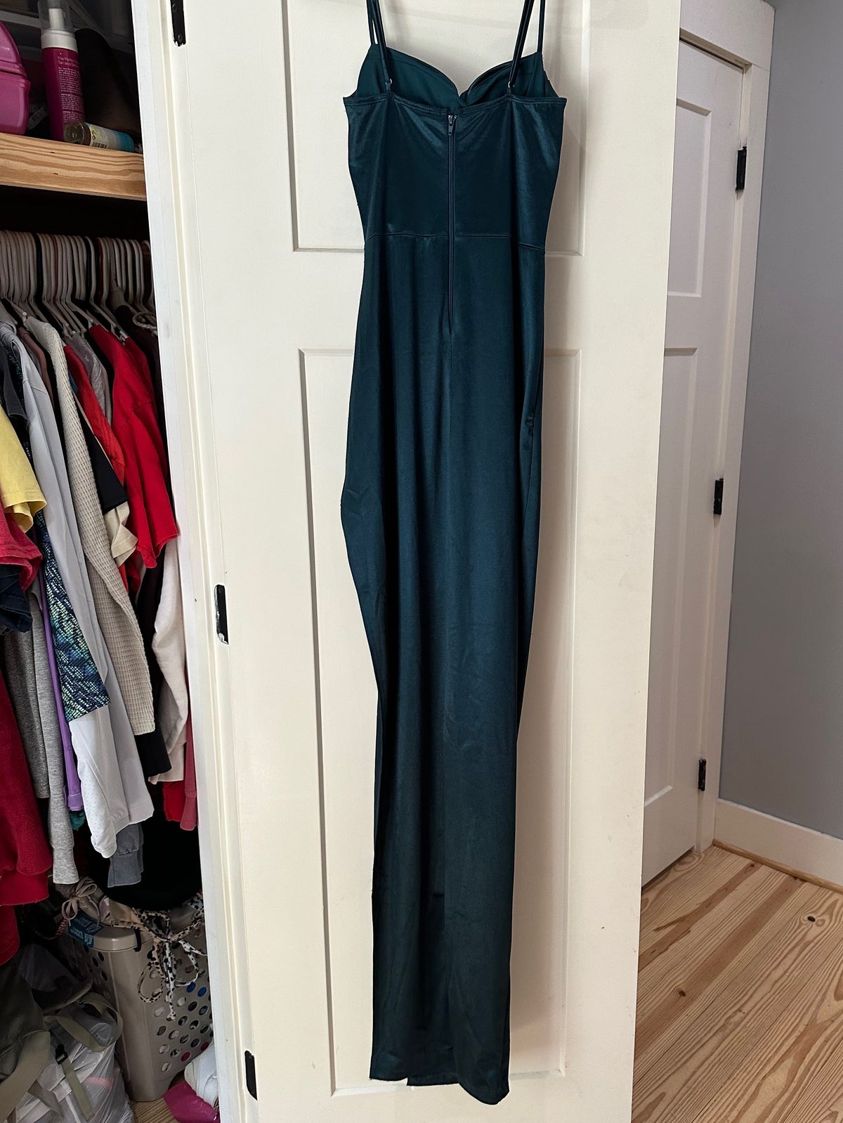 Windsor Size 2 Green A-line Dress on Queenly