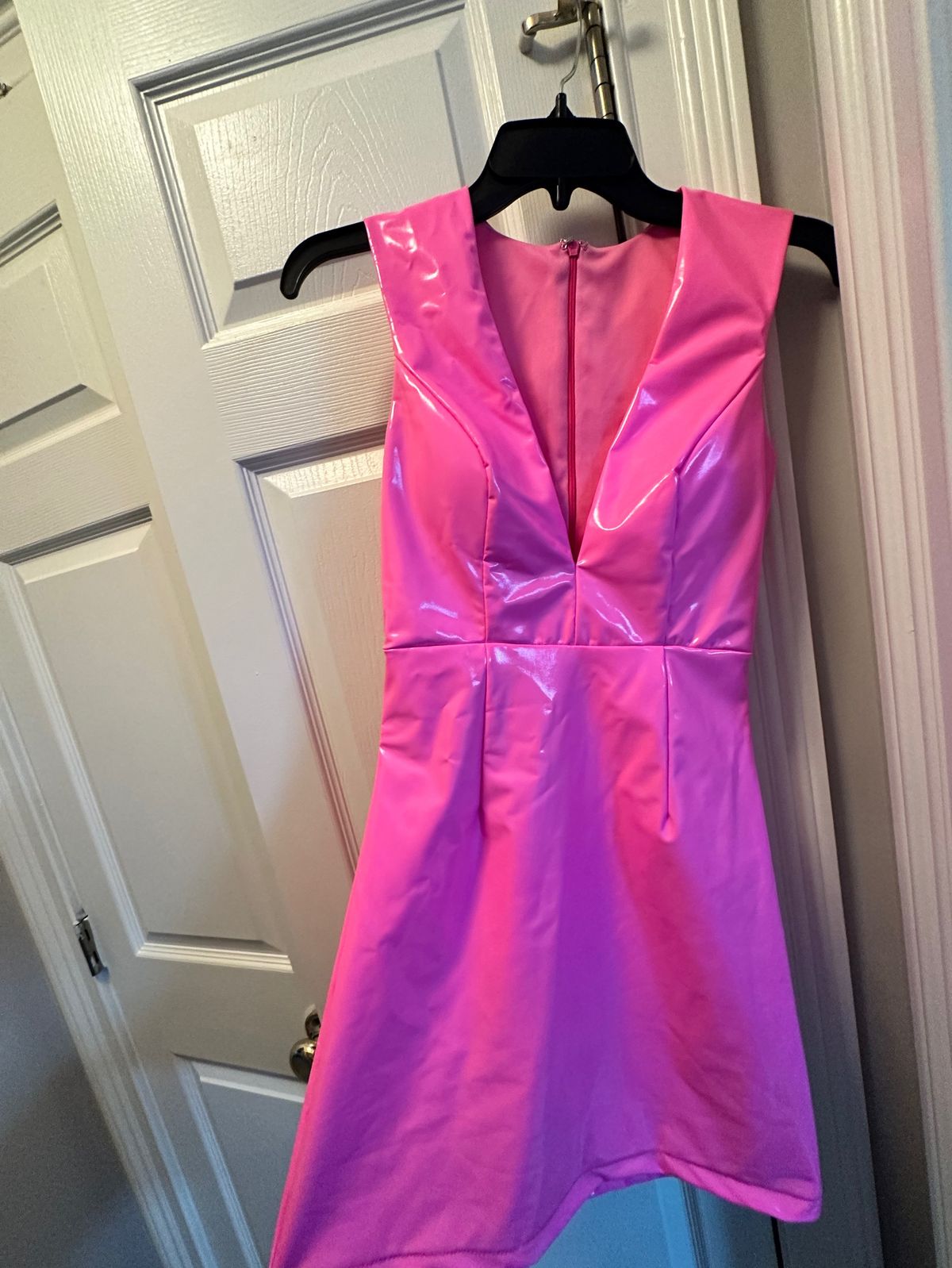 Jessica Angel Size 0 Nightclub Plunge Pink Cocktail Dress on Queenly